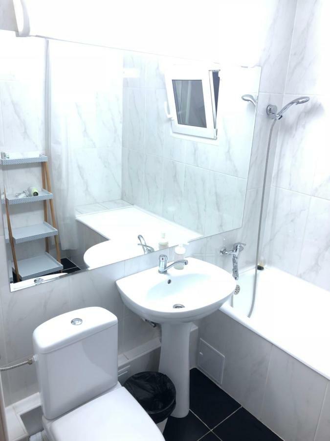 Hats By Green Apartments Bucureşti Ngoại thất bức ảnh